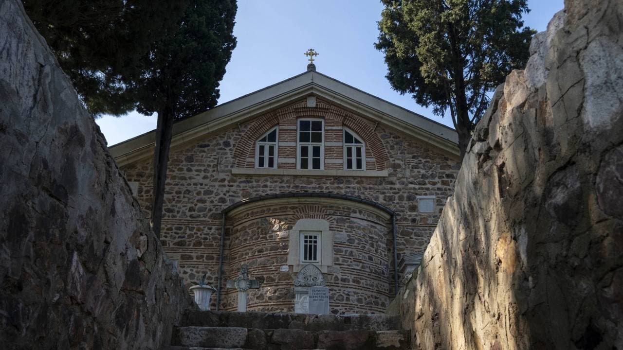 Fener Rum Patriği Bartholomeos, Atina’daki konuşmasında, Heybeliada Ruhban Okulu’nun 54 yıl sonra eylül ayında yeniden açılacağını duyurdu.